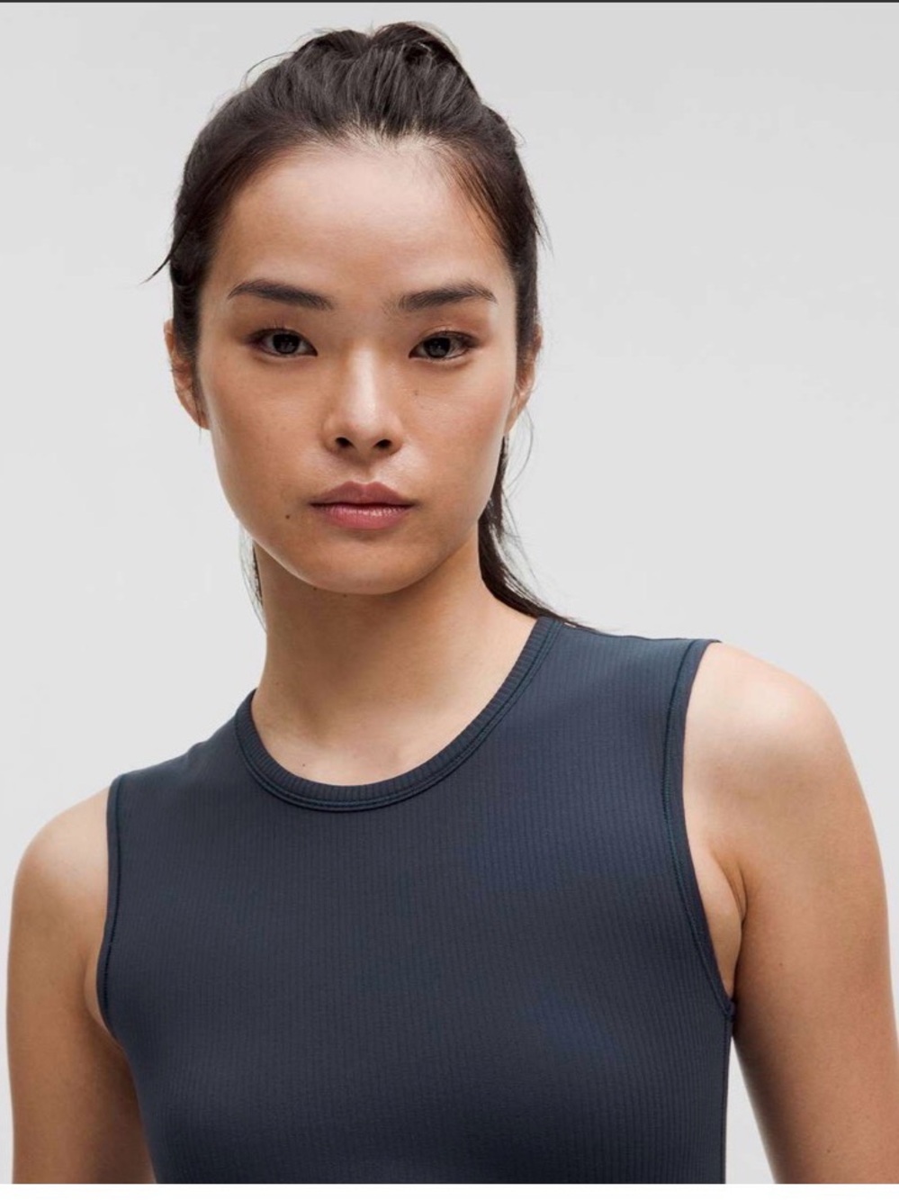NWT lululemon all it takes back-twist Rib Tank & free tote
size 8 - Picture 4 of 9